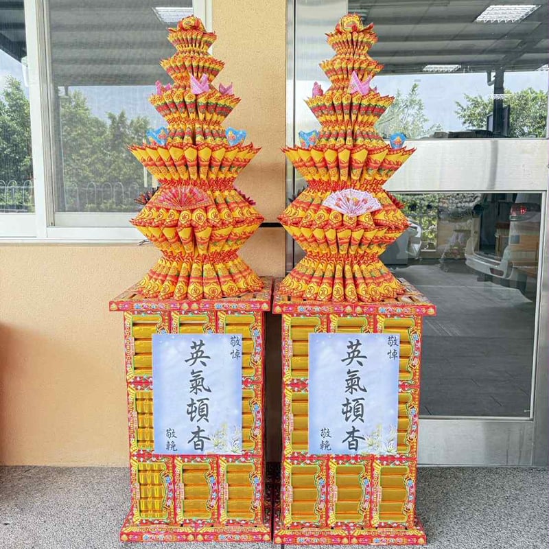 黃金萬兩牌樓蓮花塔-1